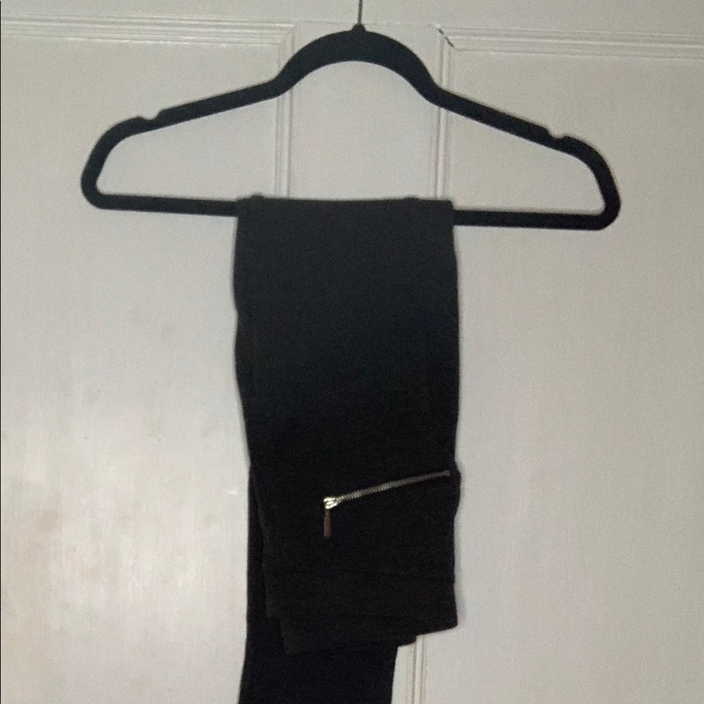 Texture Legging with front zippers